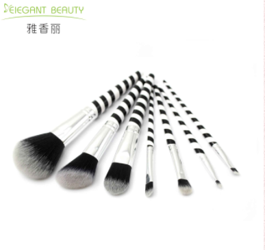 化妝的時候需要哪些工具？