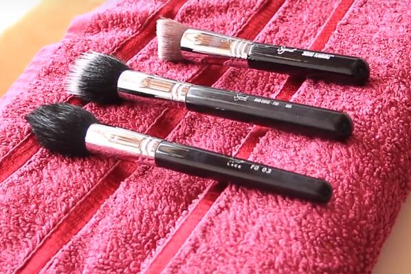 專(zhuān)業(yè)化妝刷和普通化妝刷哪個(gè)更省錢(qián)？