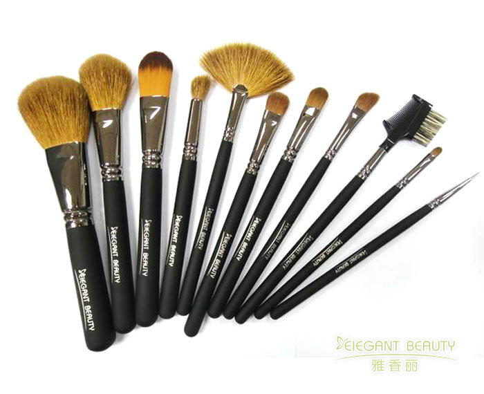 成套化妝刷中的刷毛硬度對化妝效果有何影響？