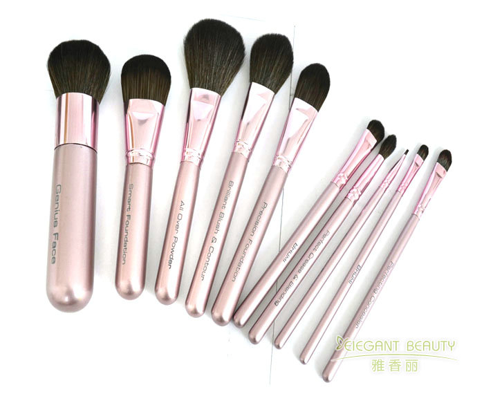 如何保養(yǎng)和維護(hù)定制的化妝刷套裝以延長使用壽命？