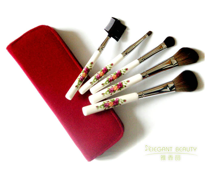 化妝刷選購指南：材質(zhì)、形狀與品牌的科學(xué)選擇